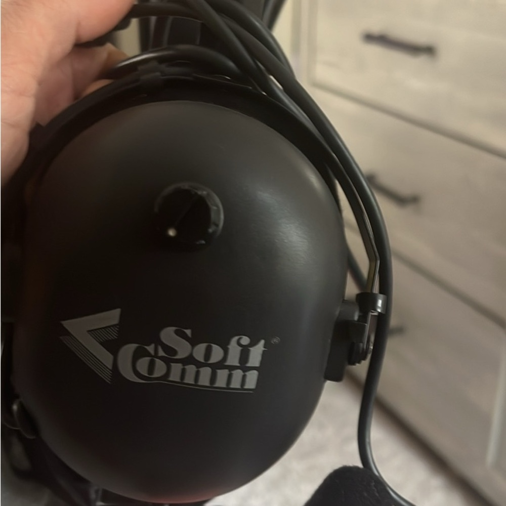 SoftComm Black Over-Ear Headset with Boom Mic - Picture 4 of 5